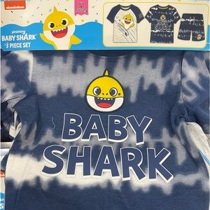 Boys Baby Shark Active 3 Piece Tee & Shorts Outfit Set Size 18mo, 2T